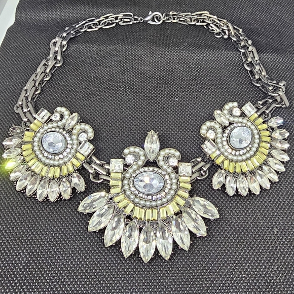 Jewelry - Beautiful statement necklace